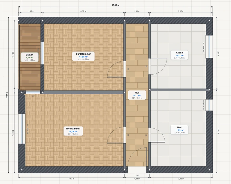 Grundriss: Wohnzimmer, Schlafzimmer mit Balkon, Küche, Bad und Flur